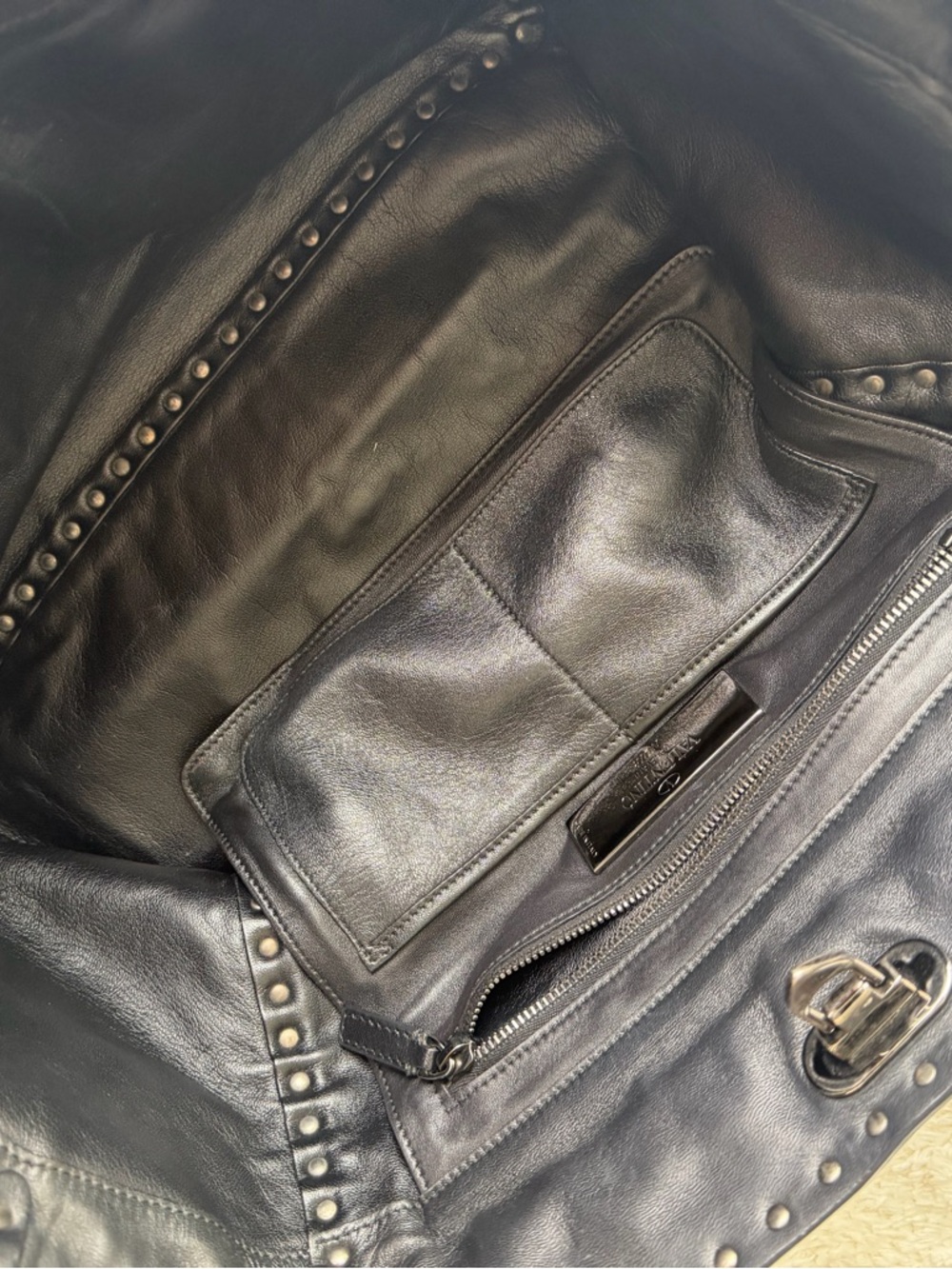 Limited Edition Valentino Rockstud Tote - Picture 9 of 9